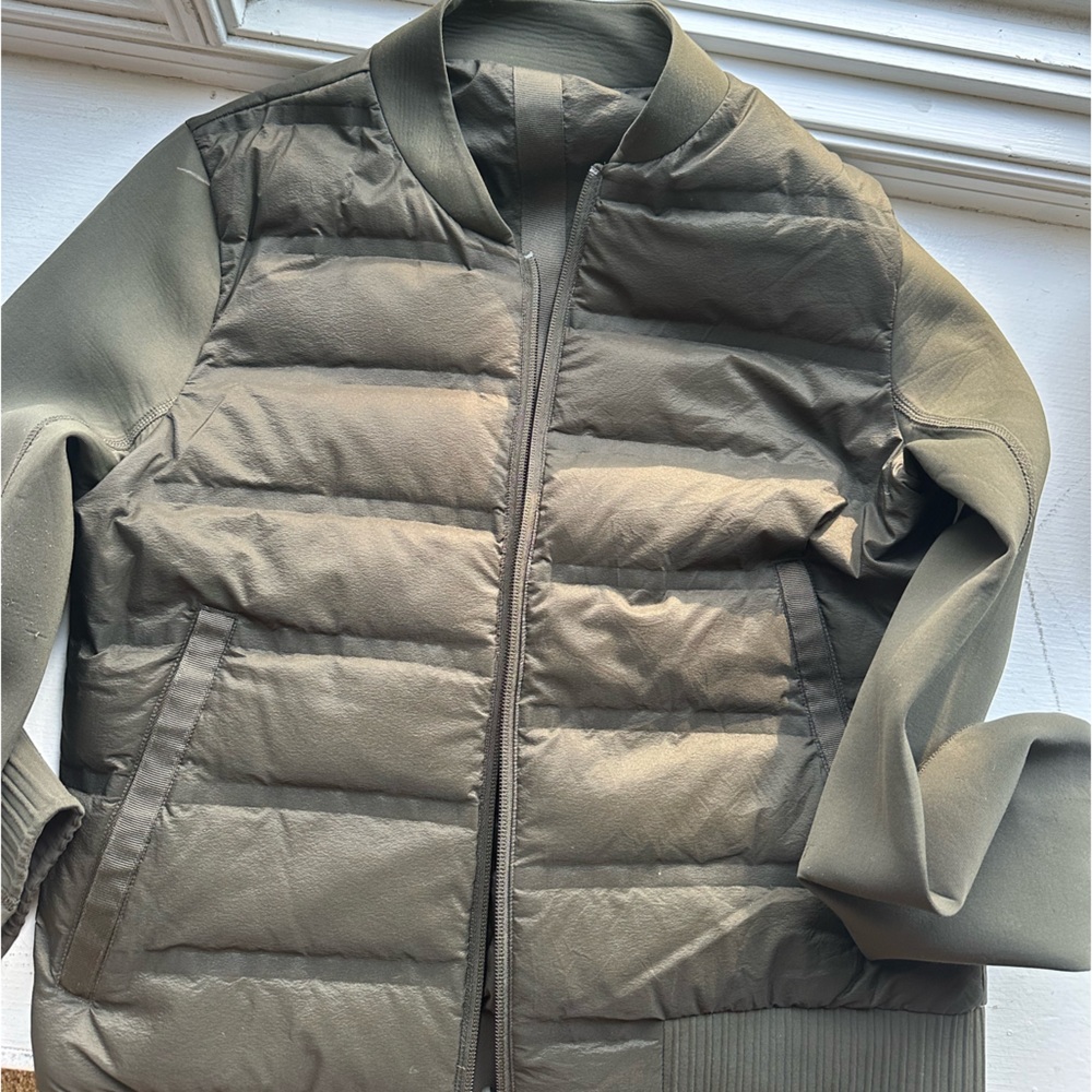 EUC Reversible bomber jacket army green